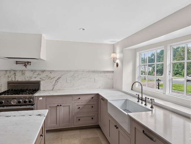 Building Photo - Luxury Tudor Estate in Hamden – Fully Renovated Executive Home Near Yale