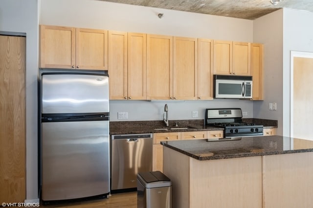 321 S Sangamon St Unit 408