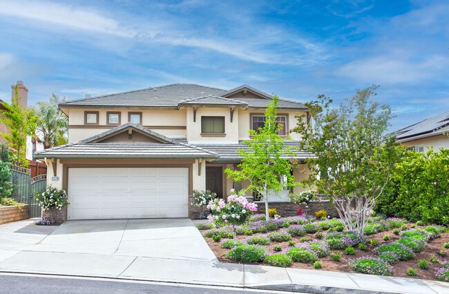 Building Photo - Beautiful 5 Bedroom Home (1 Downstairs) with VIEWS