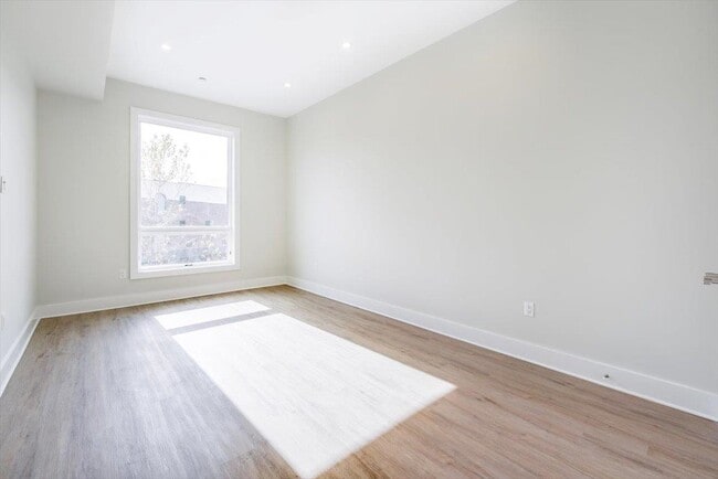 Photo - 667-665 Grand St Unit 205