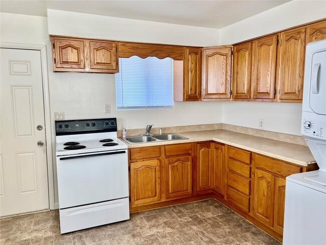 Photo - 115 N 14th St