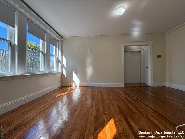 Building Photo - 458 Park Dr Unit 9