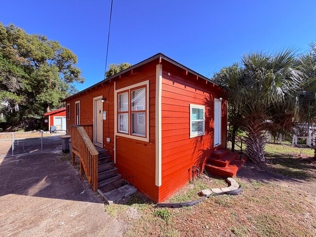 Building Photo - 27 E 63rd St