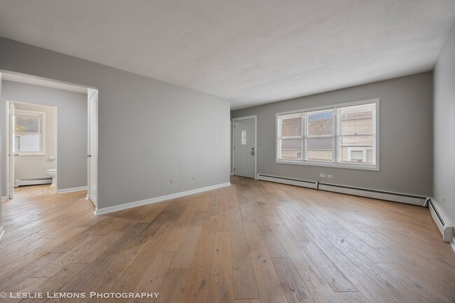 Photo - 629 S Main St