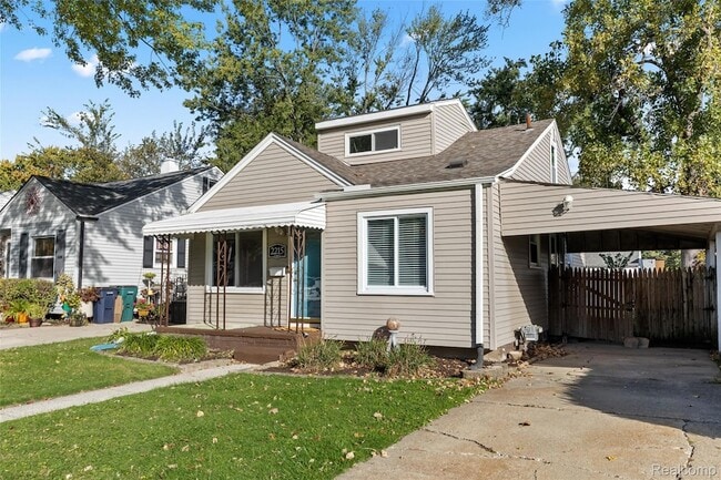 Photo - 2215 Rowland Ave