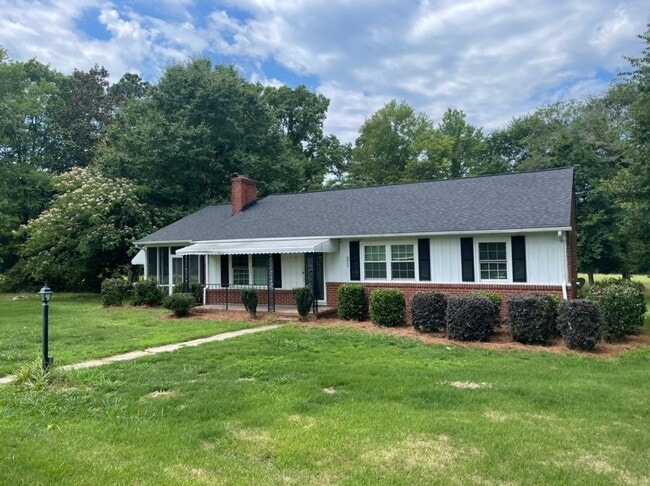 Photo - Adorable Apex Ranch on 2 Acres of Land!