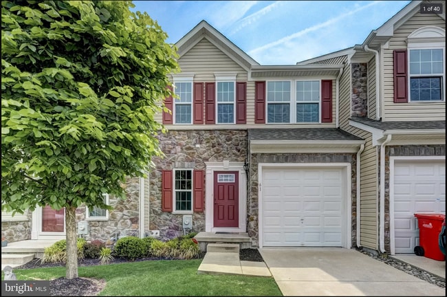 Photo - 61 Franklin Cir Townhome