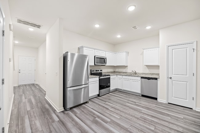 Photo - 904 Scarlett Maple St