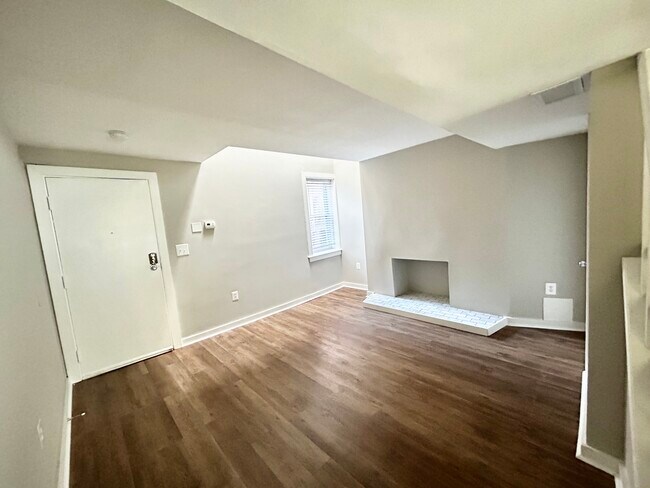 Photo - Franklin Court Apartments