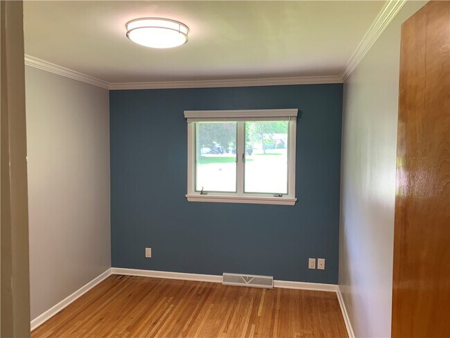 Photo - 20 Pine Hill Dr