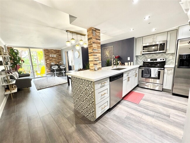 Building Photo - 520 SE 5 Ave Unit 2213