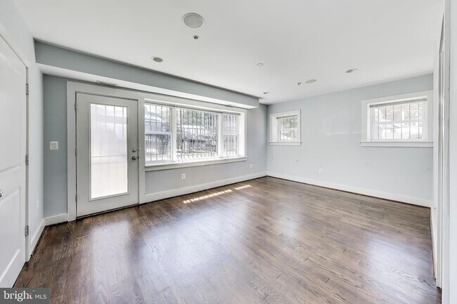 Photo - 1480 Harvard St NW Unit 1