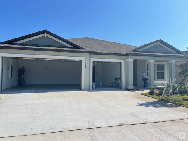 Building Photo - "Spacious 4-Bed Oasis with 2.5 Baths on Ra... Rental