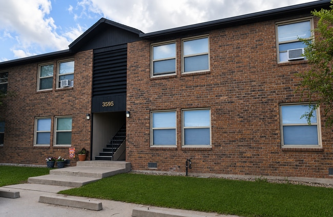 Photo - 3595 S King St Unit 1