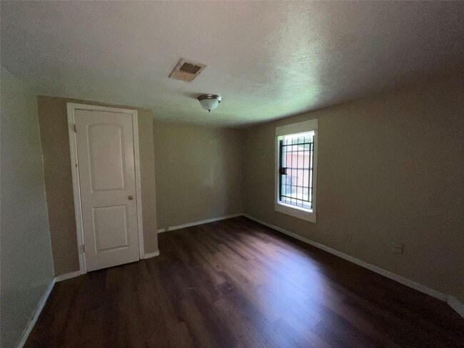 Photo - 4827 Shreveport Blvd
