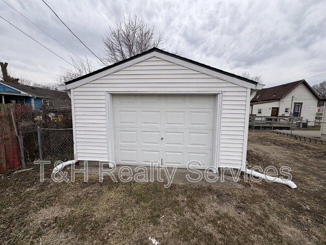 Photo - 955 N Belmont Ave