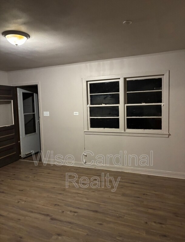 Photo - 124 S Avenue P