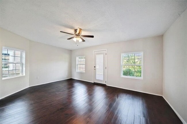 Photo - 6526 Westview Dr