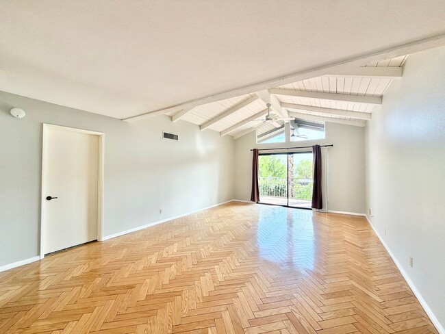 Photo - AVAILABLE NOW!! 3 Bedroom 2 Bathroom Condo in Palm Springs!