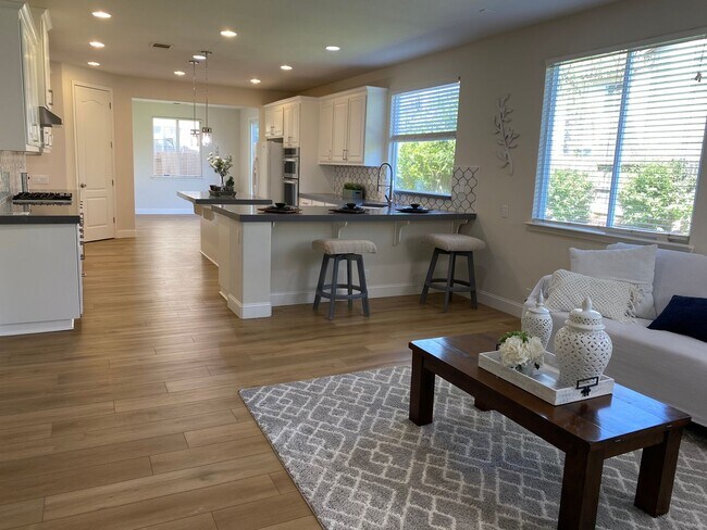 Photo - BEAUTIFUL TWO STORY MERCED HOME FOR RENT!