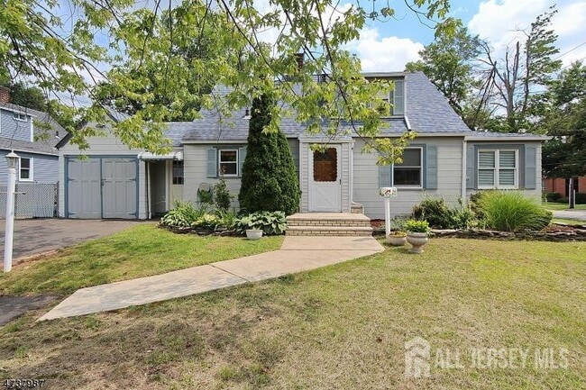 Building Photo - 2 Mohawk Dr