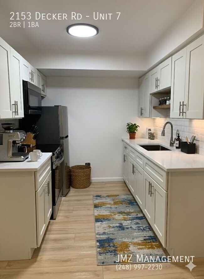 Building Photo - 2153 Decker Rd Unit 7