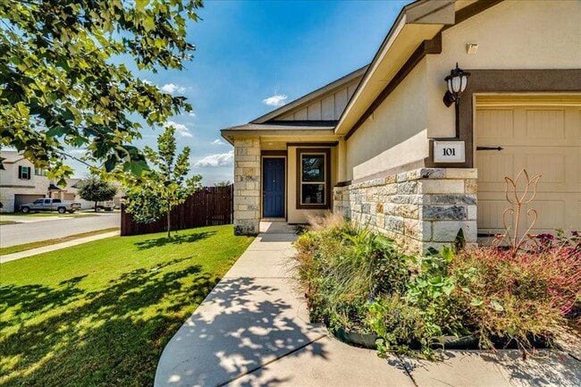 Photo - 101 Otella St