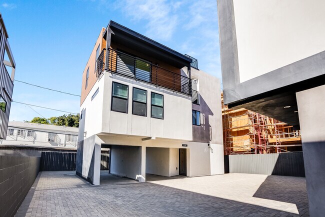 Photo - 1345 Seward St