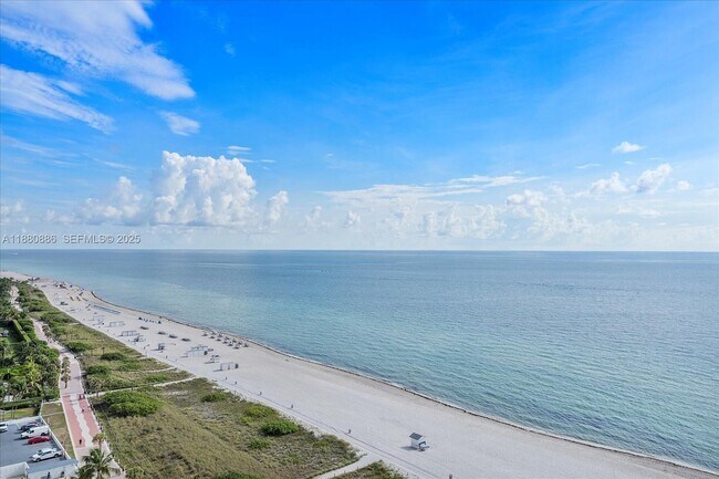 Building Photo - 5757 Collins Ave Unit 2106