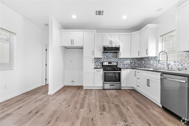 Building Photo - 10863 Nettleton St Unit 10863 Rental