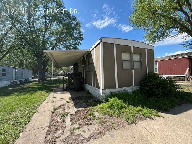 Photo - 192 Coachlight Dr