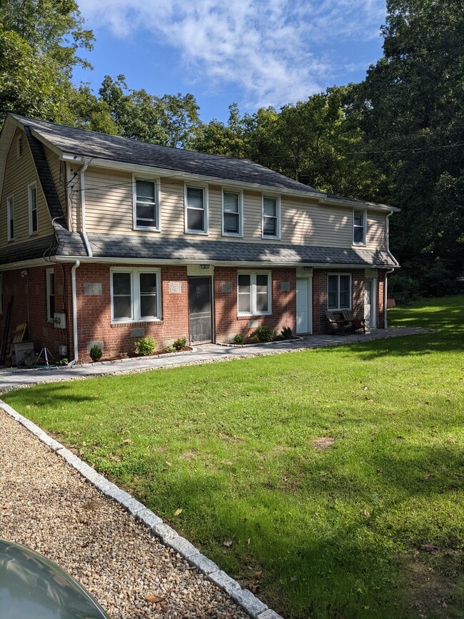 Photo - 429 Tolland Turnpike