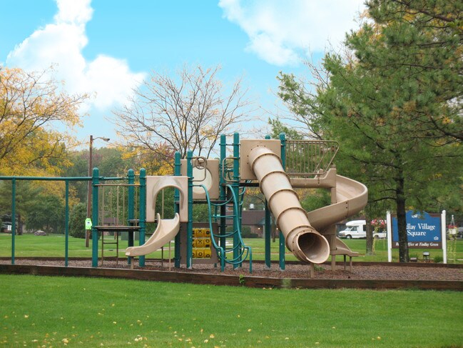 Photo - Findlay Village Square