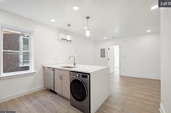 Photo - 5043 SPRUCE St Unit 5043 Spruce #3