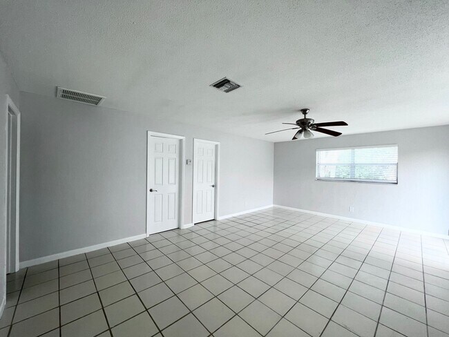 Photo - Apartments At Holly Dr Unit 512-2