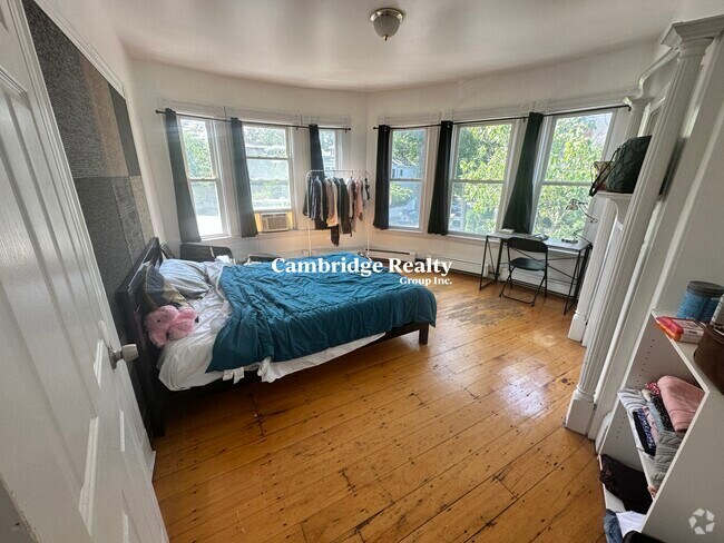 Building Photo - 86 Kirkland St Unit 2T Rental