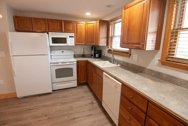 Photo - 6 Wildwood Ln Unit B