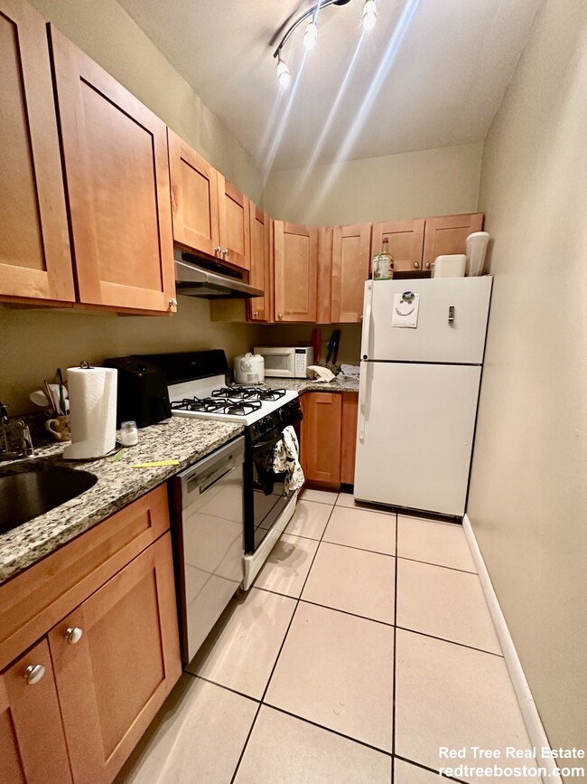 Photo - 17 Highgate St Unit 4