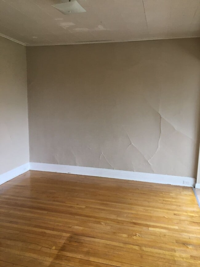 Photo - 1217 E 7th St