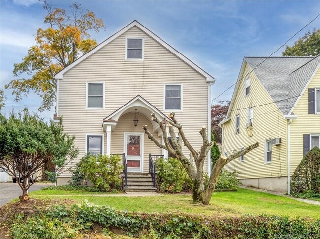 Building Photo - 8 Maplewood Terrace Rental