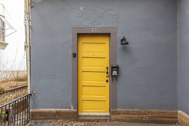 Photo - 426 W Woodlawn Ave Unit 1