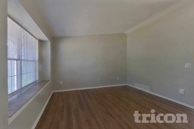 Photo - 17662 Ponderosa Ave