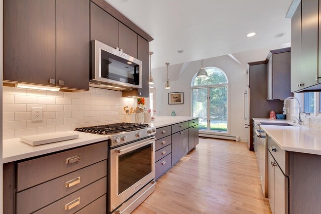 Photo - 24 Forest Crossing