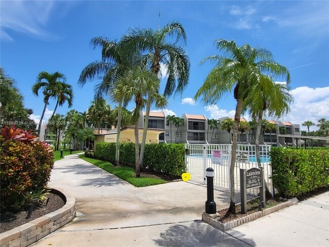 Building Photo - 230 Lakeview Dr Unit 207 Rental
