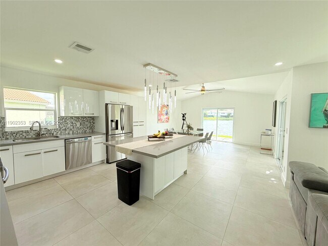 Photo - 10626 NW 7th St