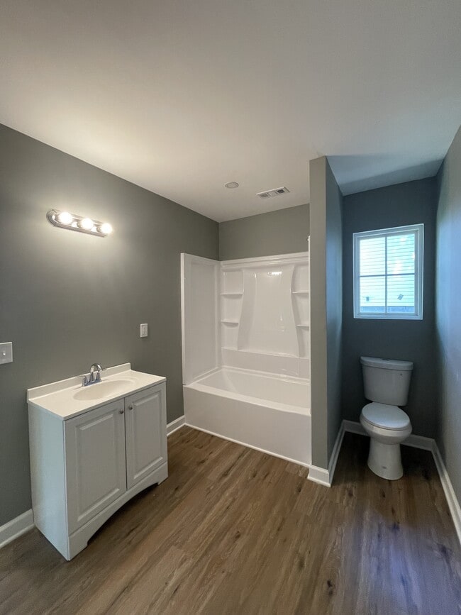 Photo - 2110 Allin St