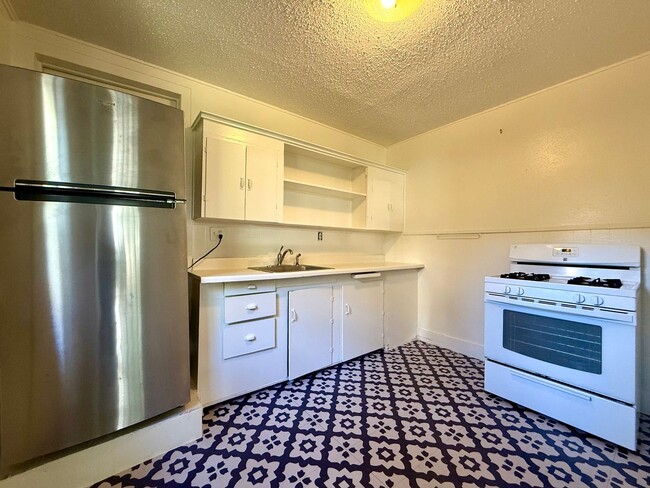 Photo - Keith-916 Unit C