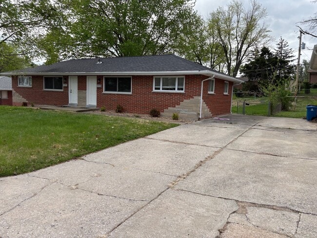 Photo - 2413 Chesstal St