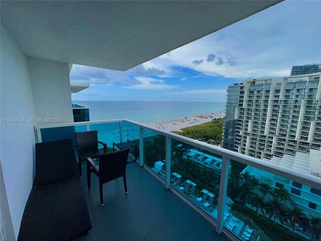 Building Photo - 2301 Collins Ave Unit PH5