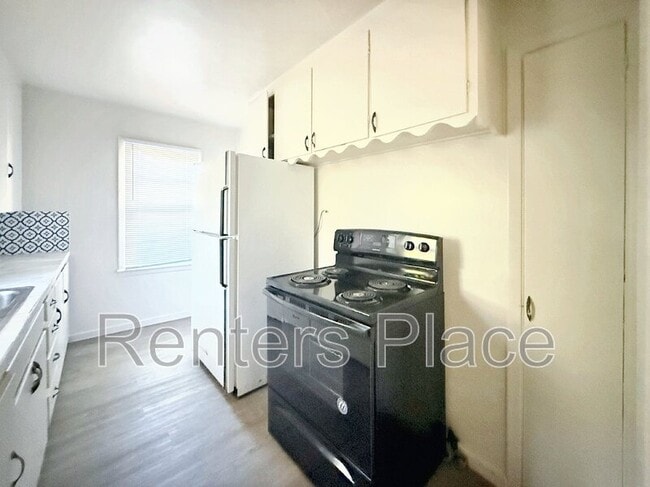 Photo - 4324 N Iroquois Ave